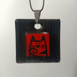 Wisiorek - Kot na czerwonym kwadraciku